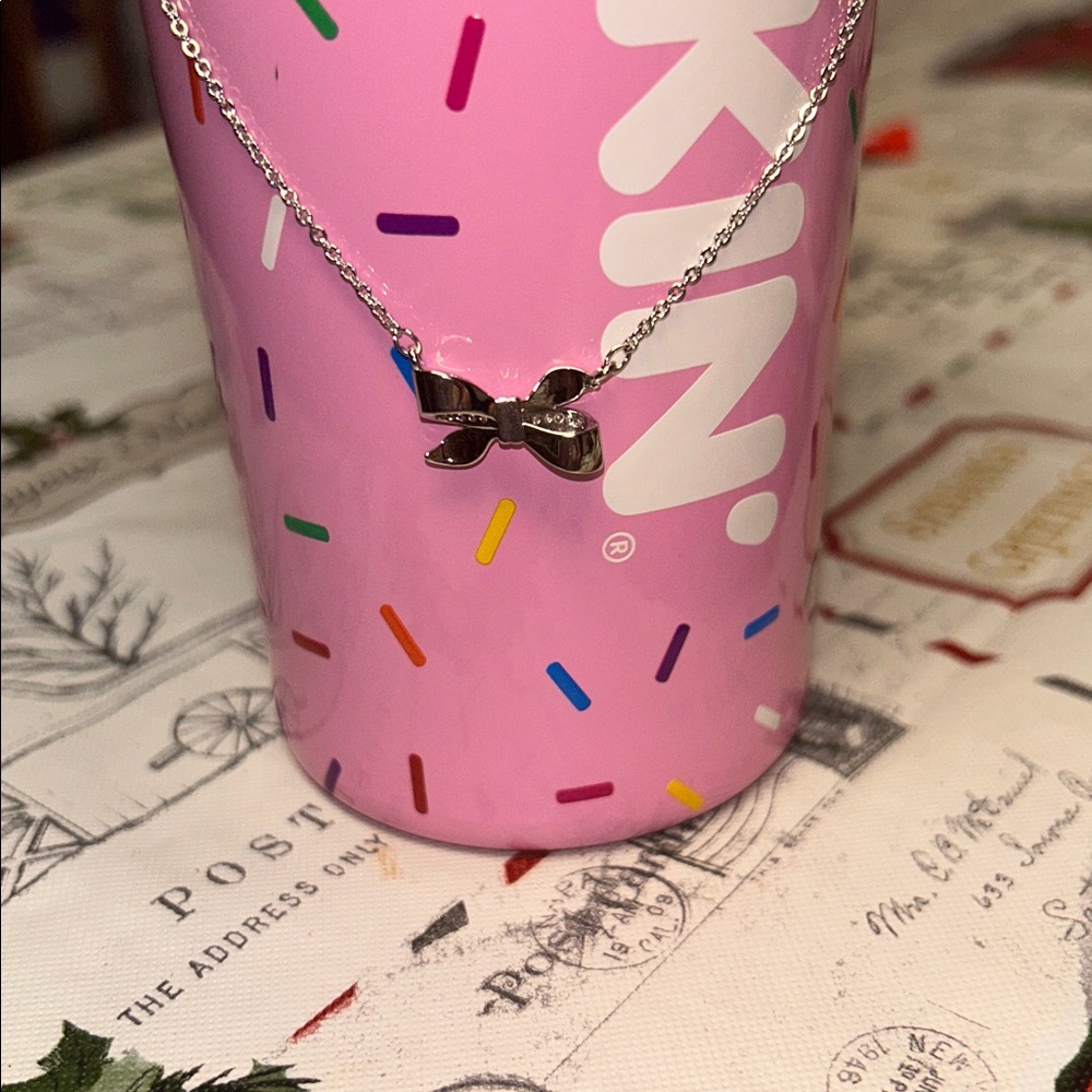 🌺 happy Mother’s Day - Reversible Silver Bow Necklace w/Cubic Zirconia Accent - Picture 5 of 6